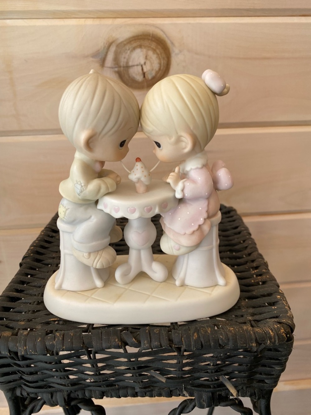 Precious Moments Collection - Our Friendship is Soda-Licious Figurine